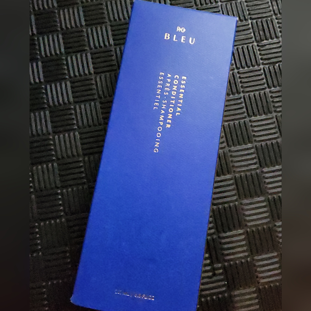R+Co ( R and Co) Bleu Essential Conditioner NWT